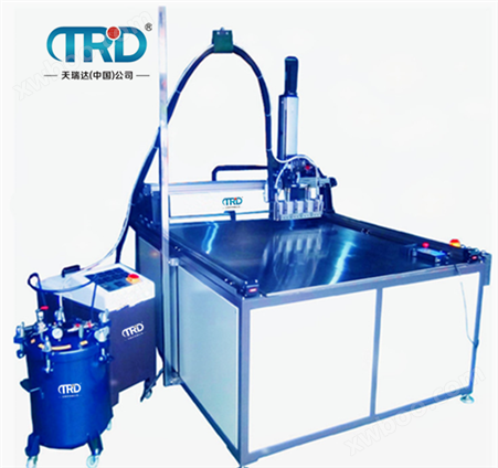 TR-L20T661PUR自动热熔胶机