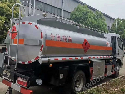 国六‭东风‬‬凯普特8吨油罐车图片